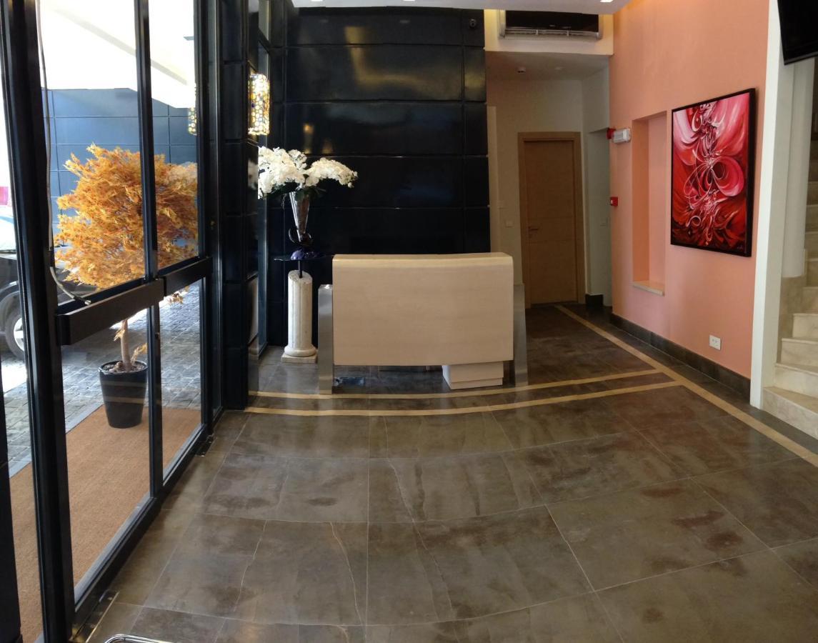 Nest 1 Hotel Beirut Bagian luar foto