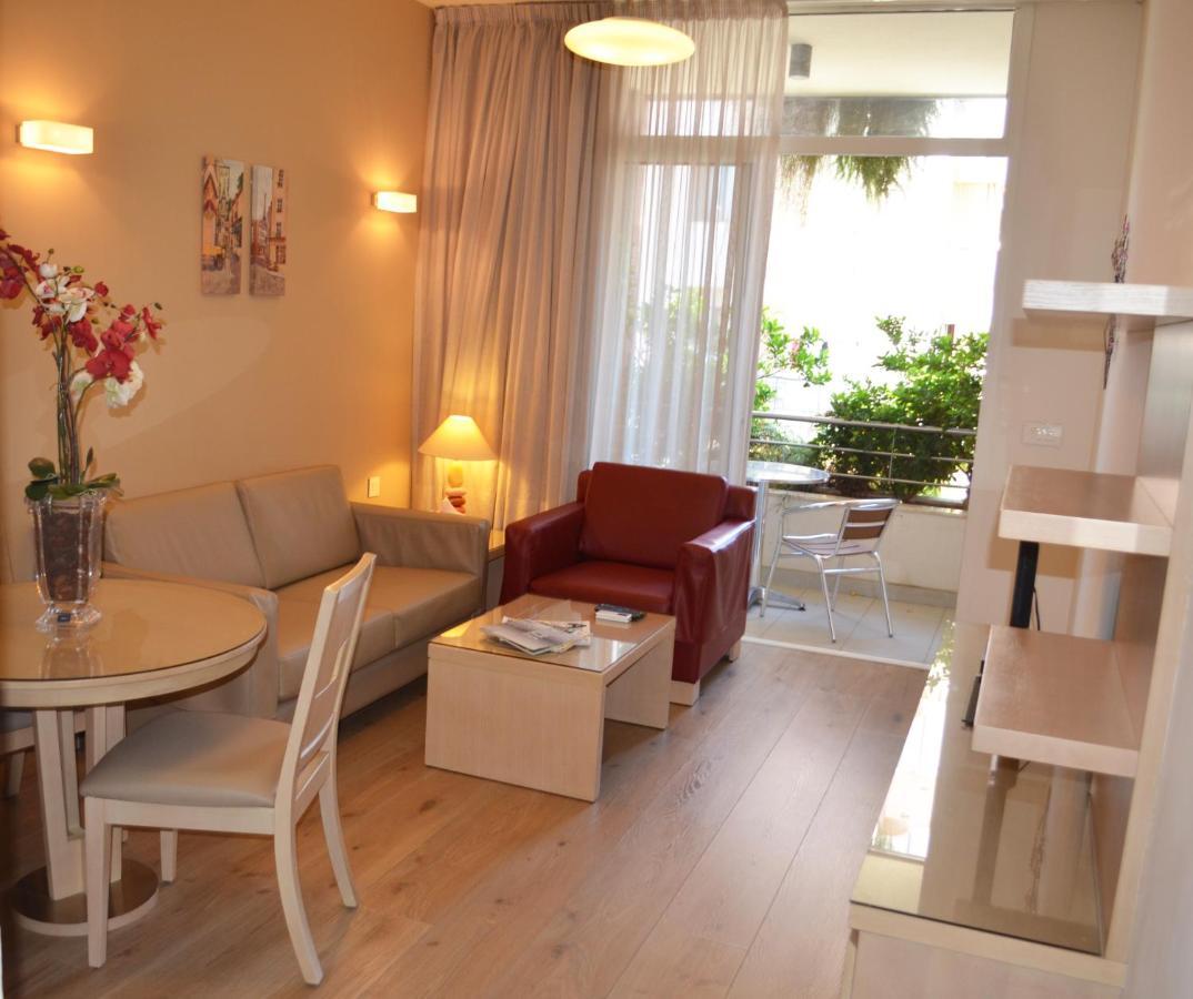 Nest 1 Hotel Beirut Bagian luar foto